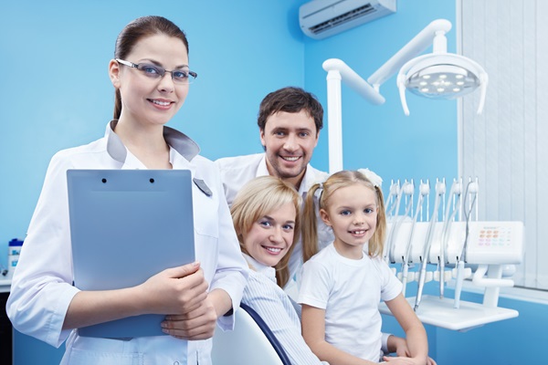Signs You Should Visit A Family Dentist